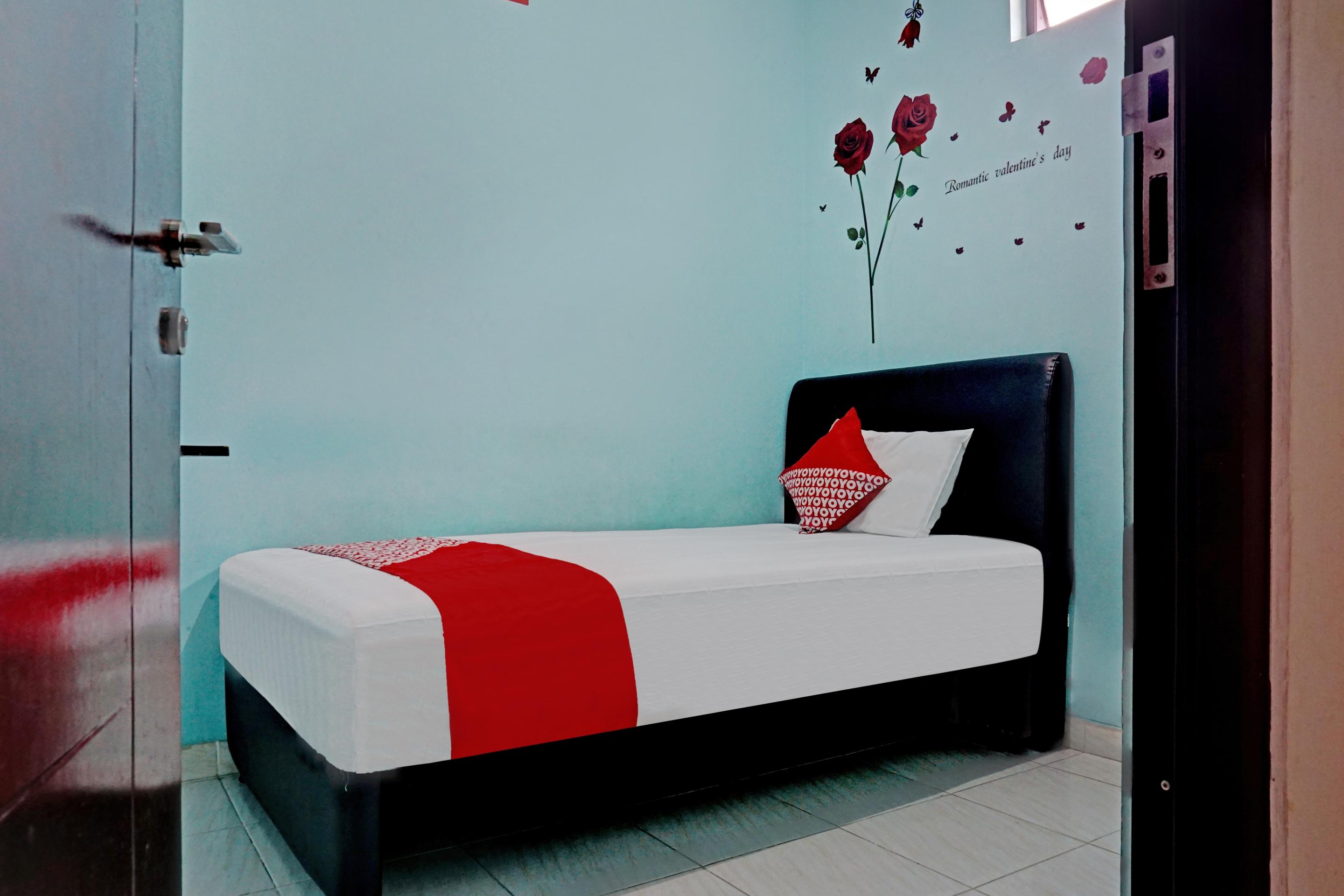 Oyo 90489 Kejora Homestay Jakarta Buitenkant foto