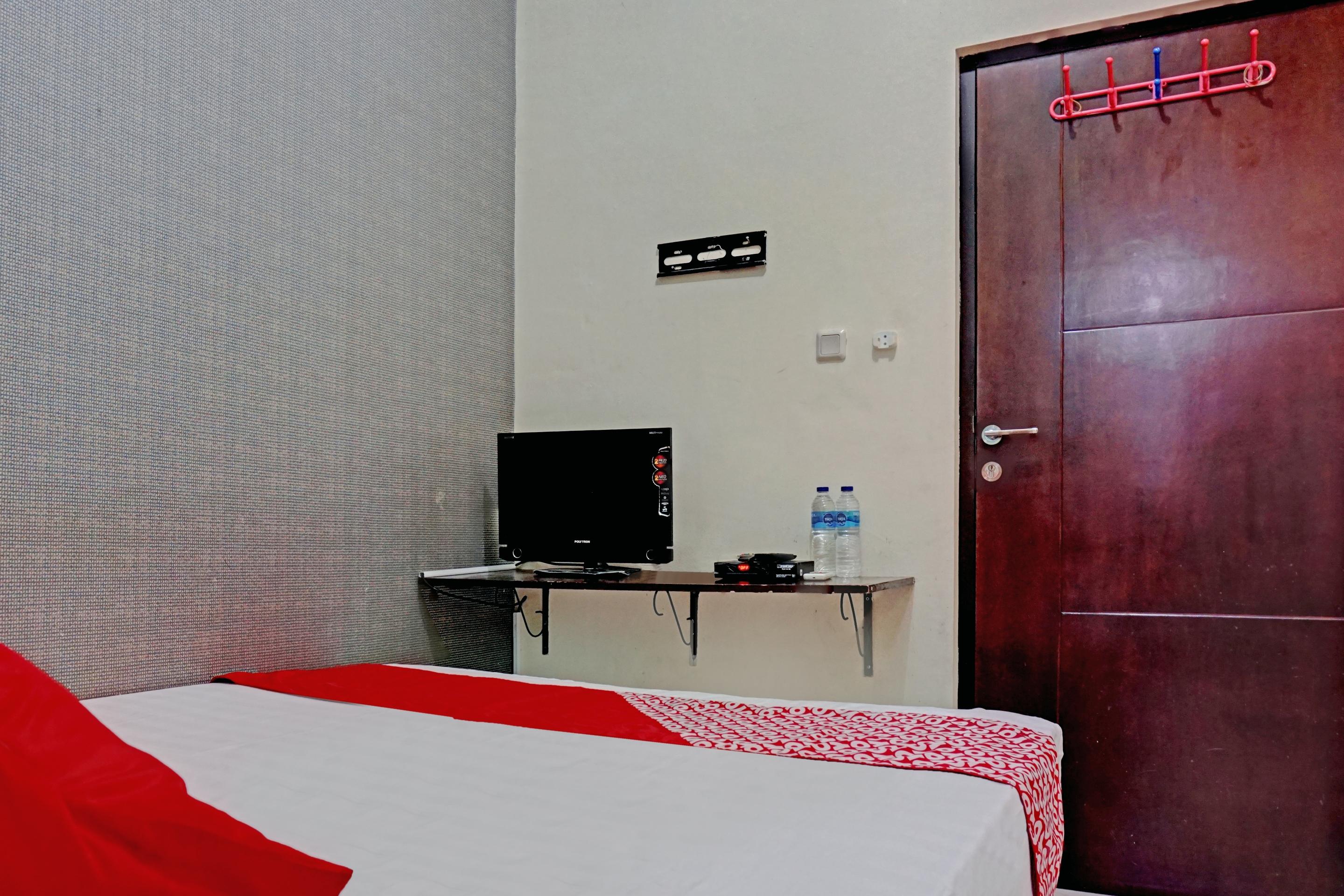 Oyo 90489 Kejora Homestay Jakarta Buitenkant foto
