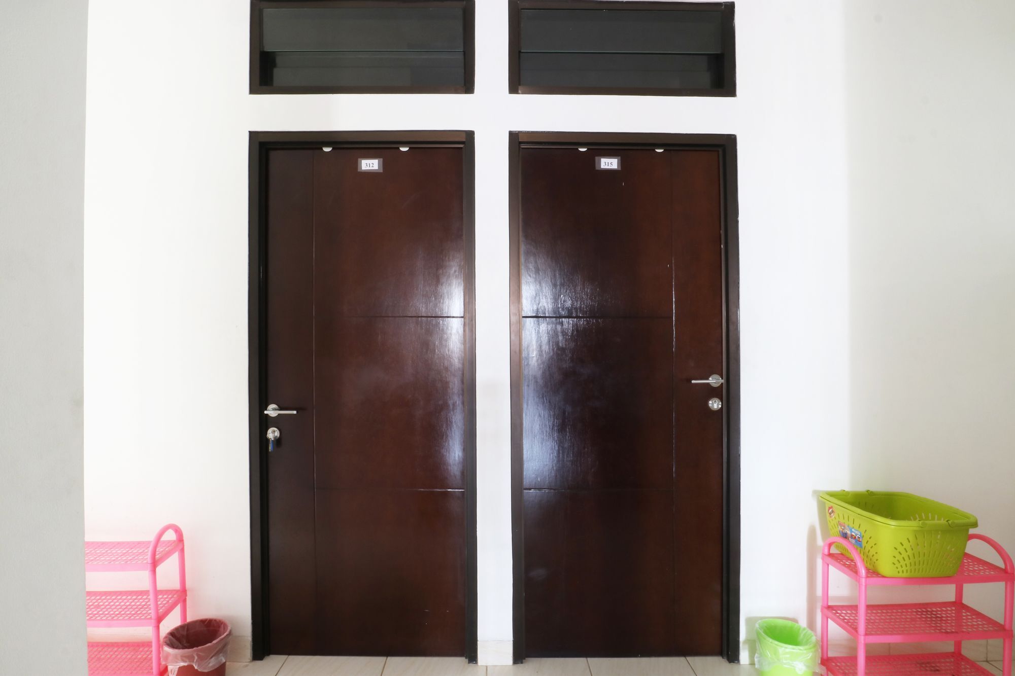 Oyo 90489 Kejora Homestay Jakarta Buitenkant foto